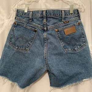 Wrangle cut off shorts